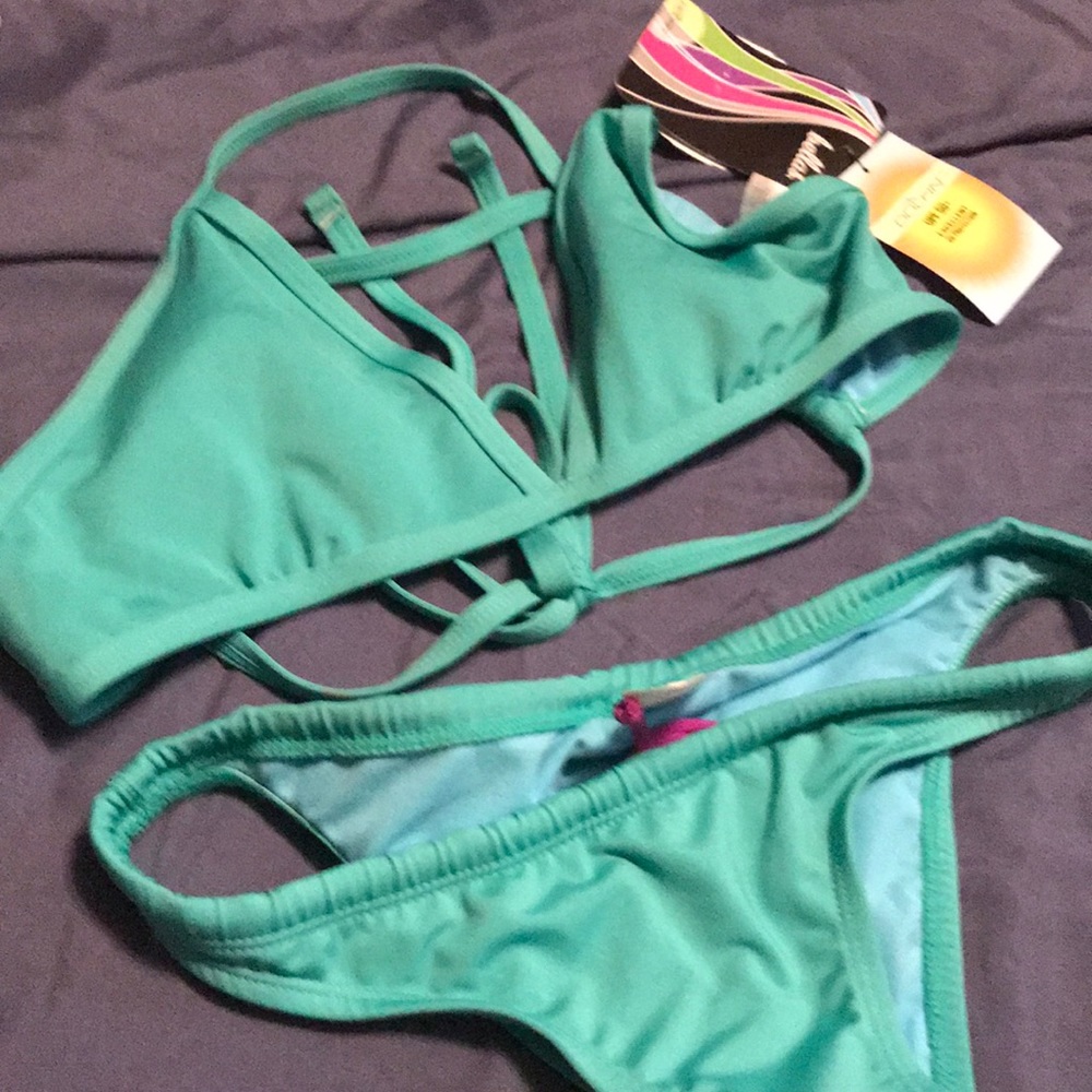 Bathing suit - Picture 3 of 3